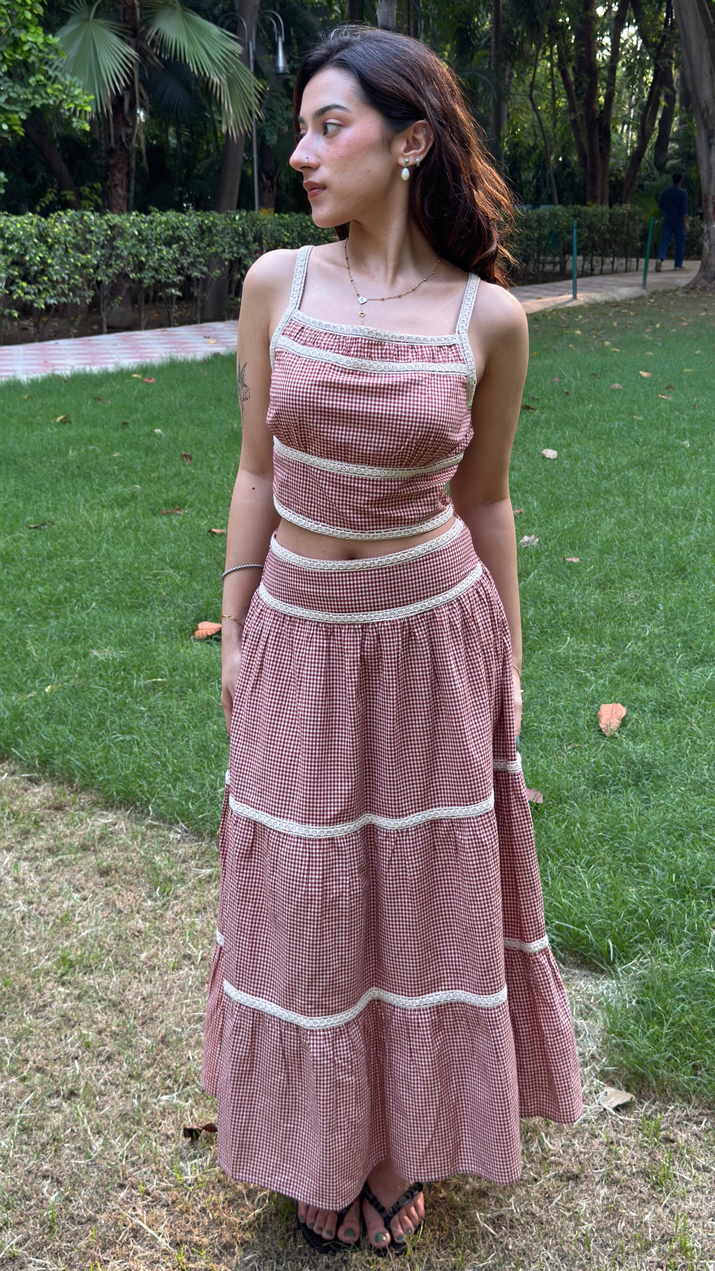 VINTAGE ROMANTIC.